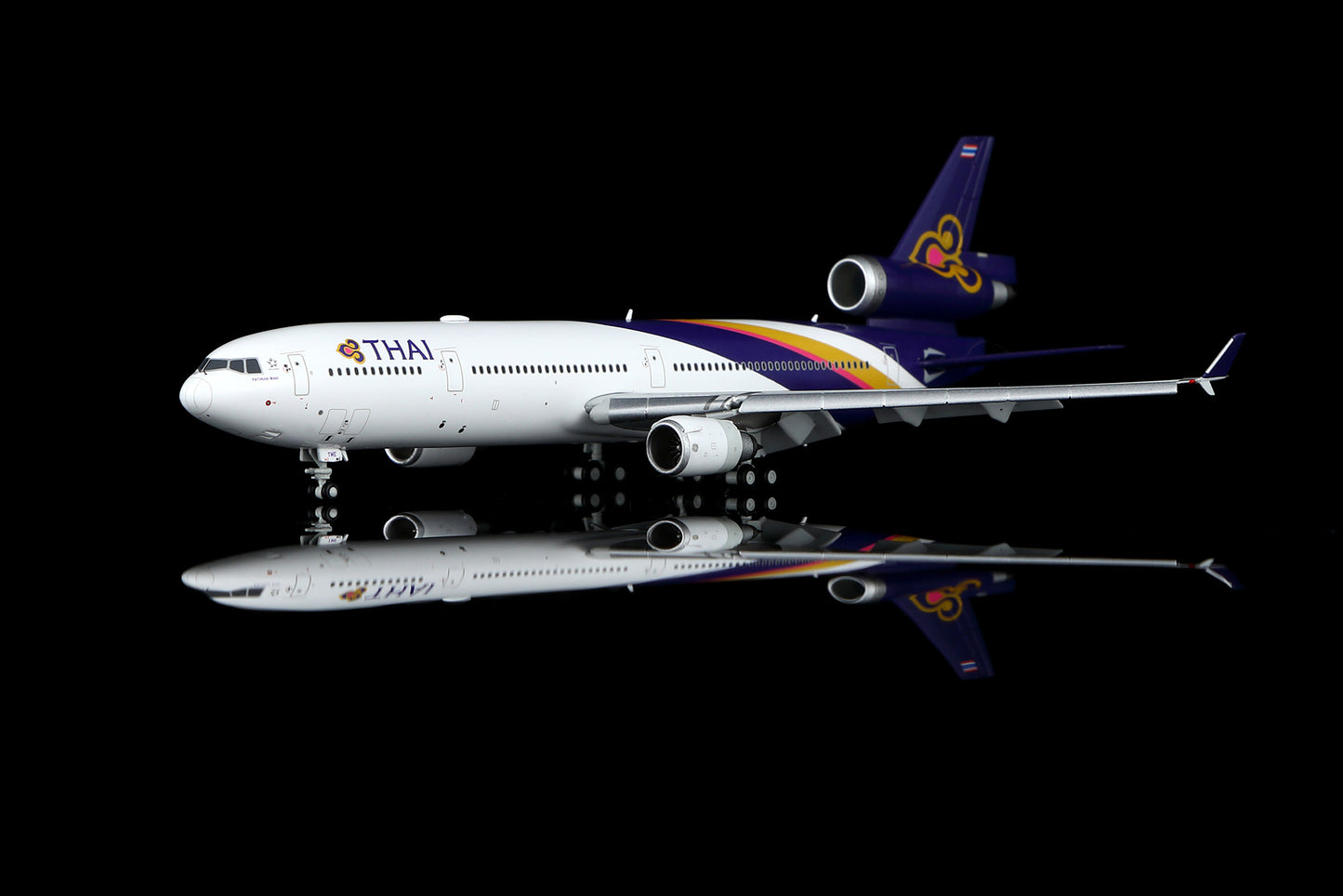 THAI Airways MD-11 HS-TME Flap-down image 14