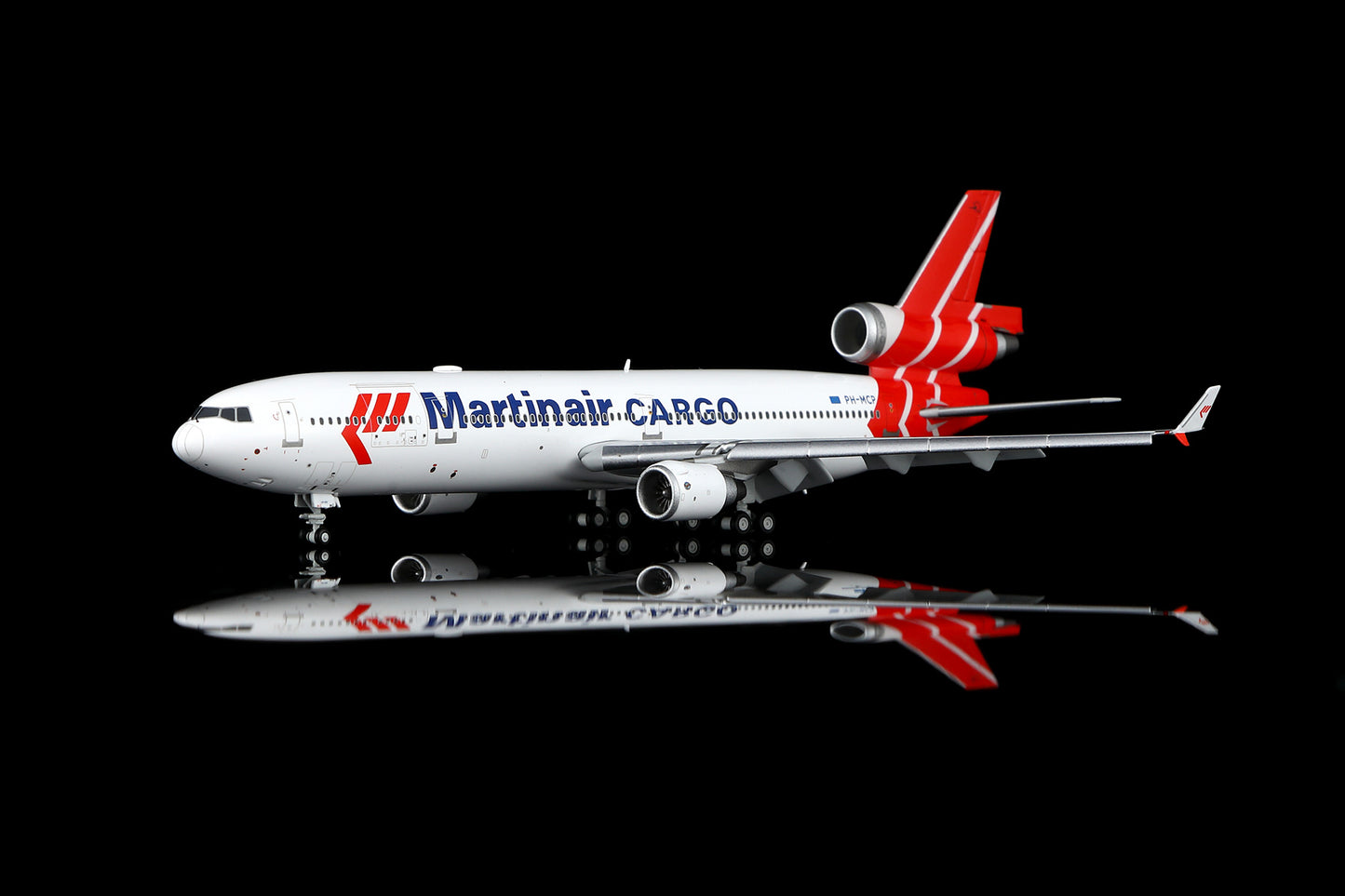 Martinair MD-11F PH-MCP Flap-down image 16