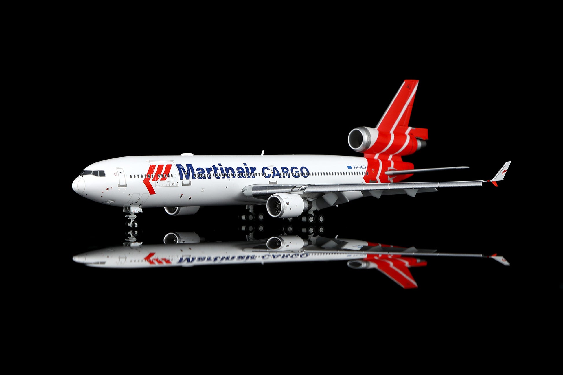 Martinair MD-11F PH-MCP Flap-down image 16