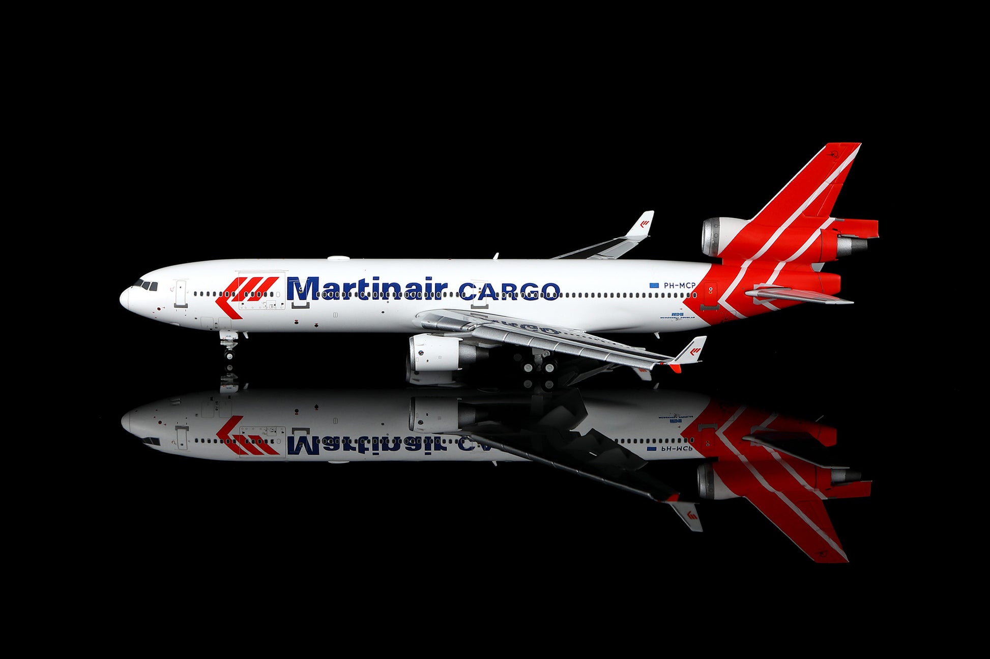 Martinair MD-11F PH-MCP Flap-down image 24