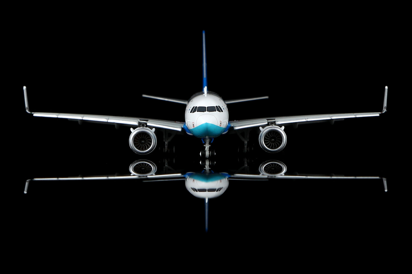 Xiamen Airlines Airbus A320neo B-32MY Flap-down image 13