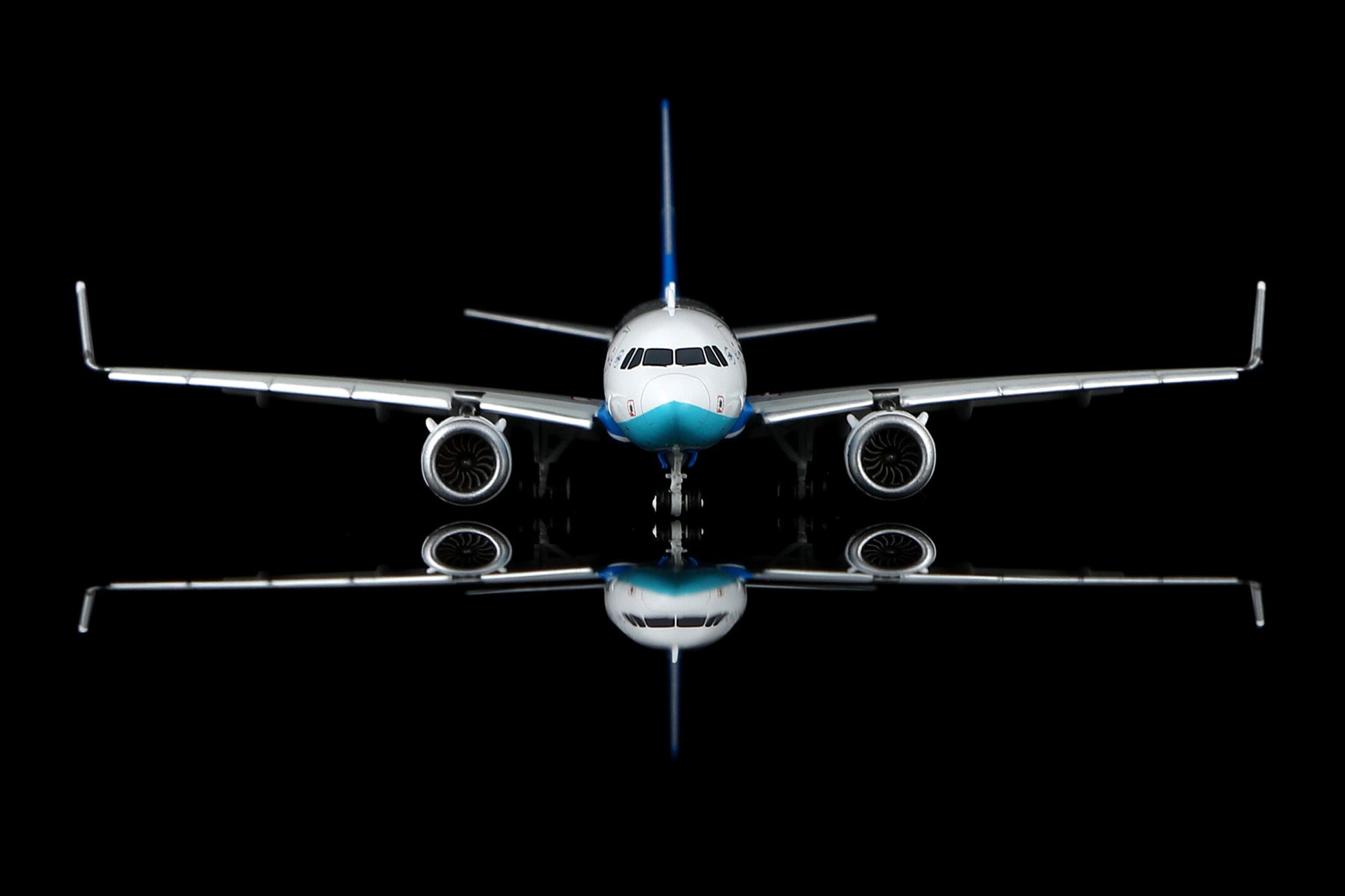 Xiamen Airlines Airbus A320neo B-32MY Flap-down image 13