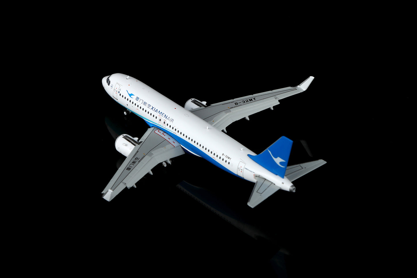Xiamen Airlines Airbus A320neo B-32MY Flap-down image 19