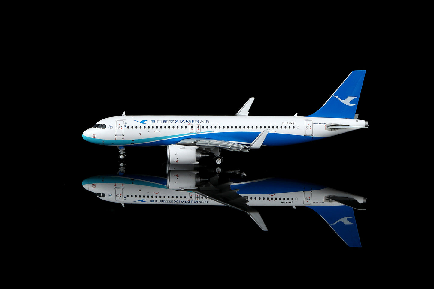 Xiamen Airlines Airbus A320neo B-32MY Flap-down image 24