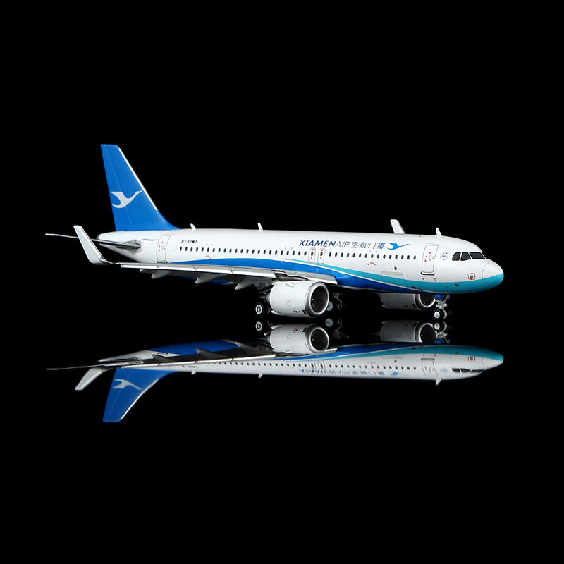 Xiamen Airlines Airbus A320neo B-32MY Flap-down image 3