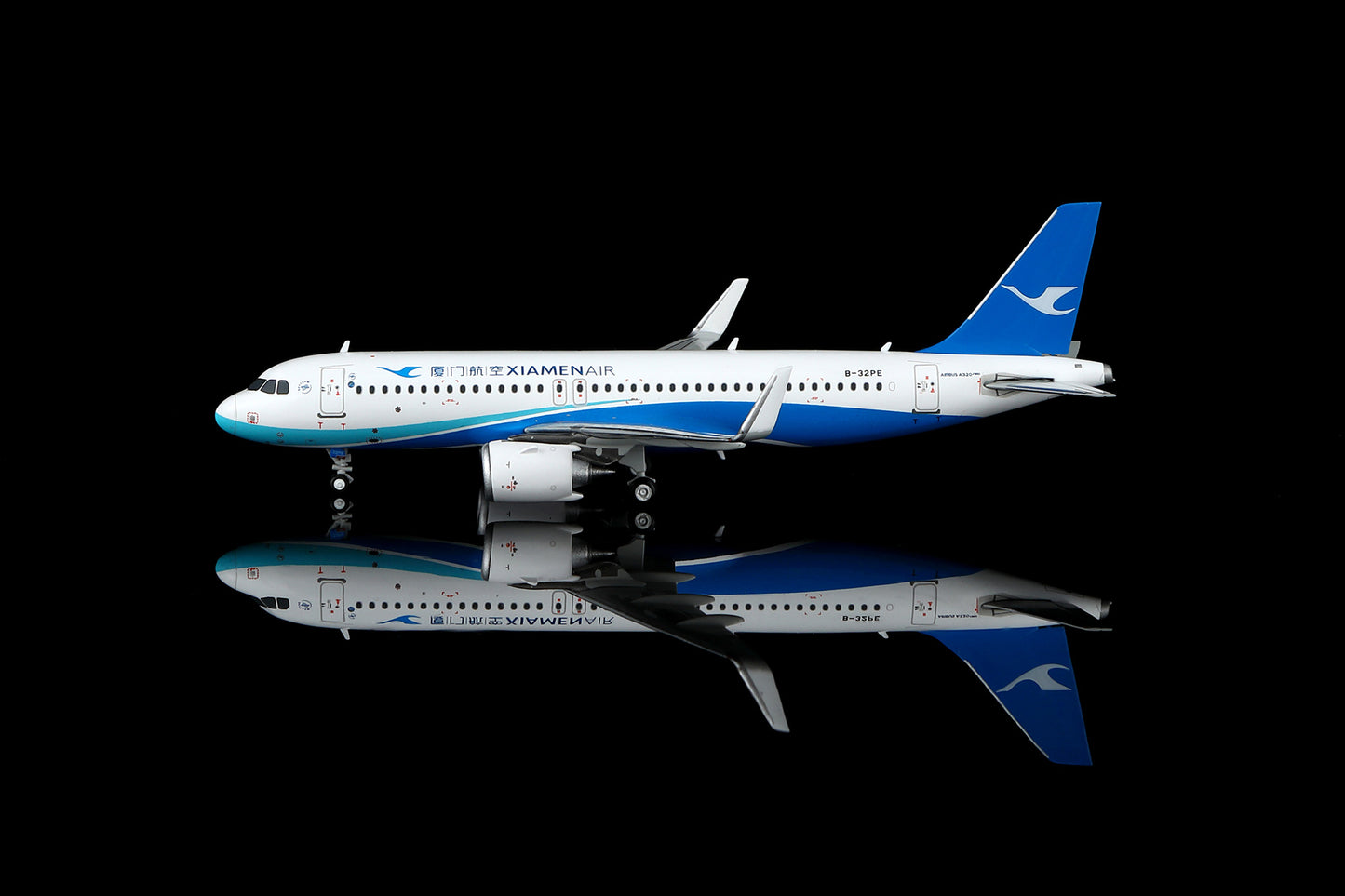 Xiamen Airlines Airbus A320neo B-32PE Standard Version image 13