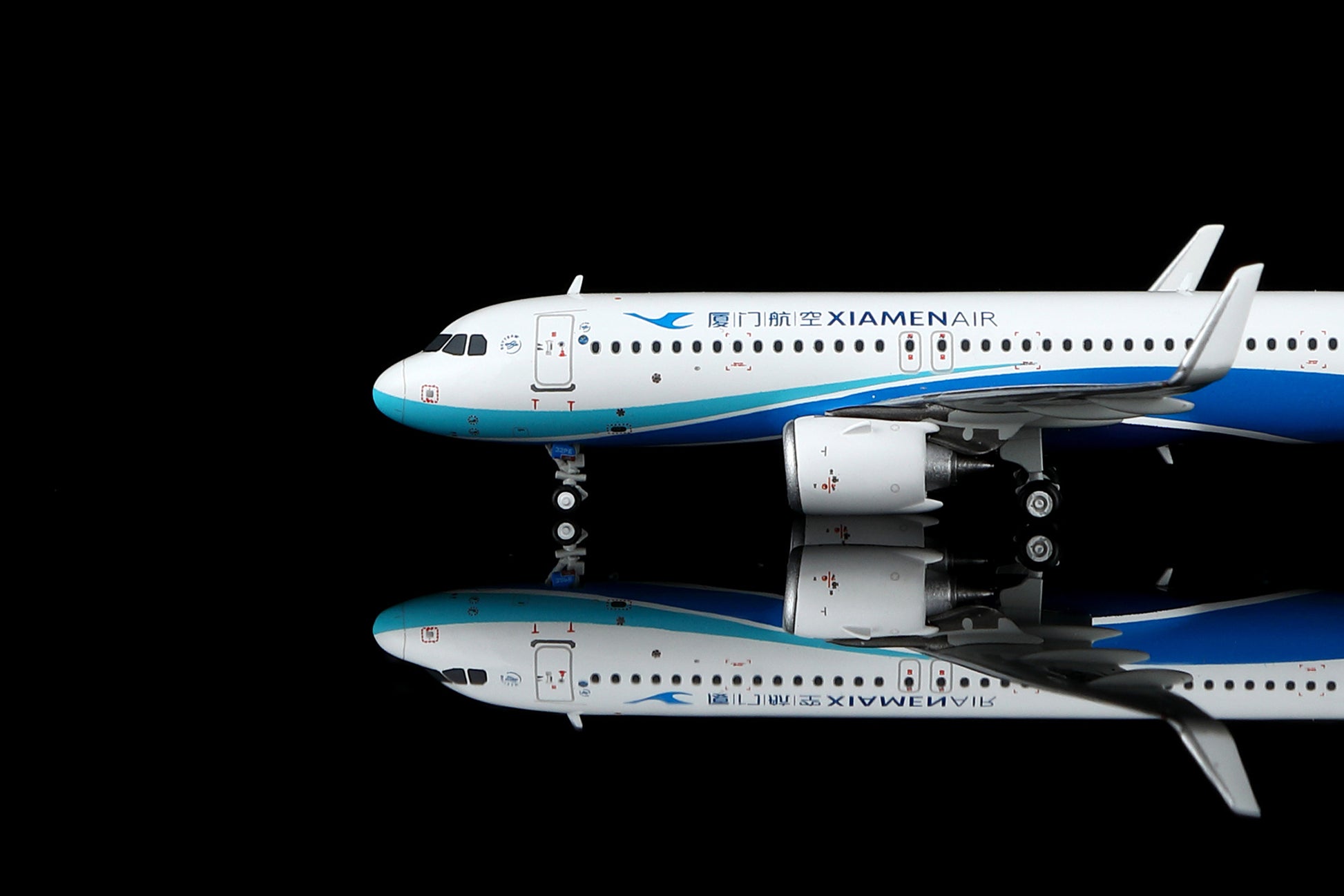 Xiamen Airlines Airbus A320neo B-32PE Standard Version image 2