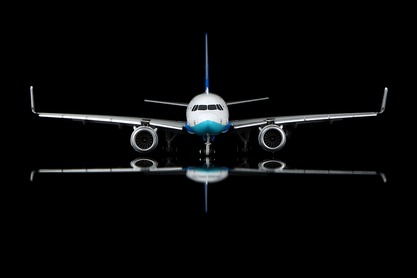 Xiamen Airlines Airbus A320neo B-32PE Flap-down image 13