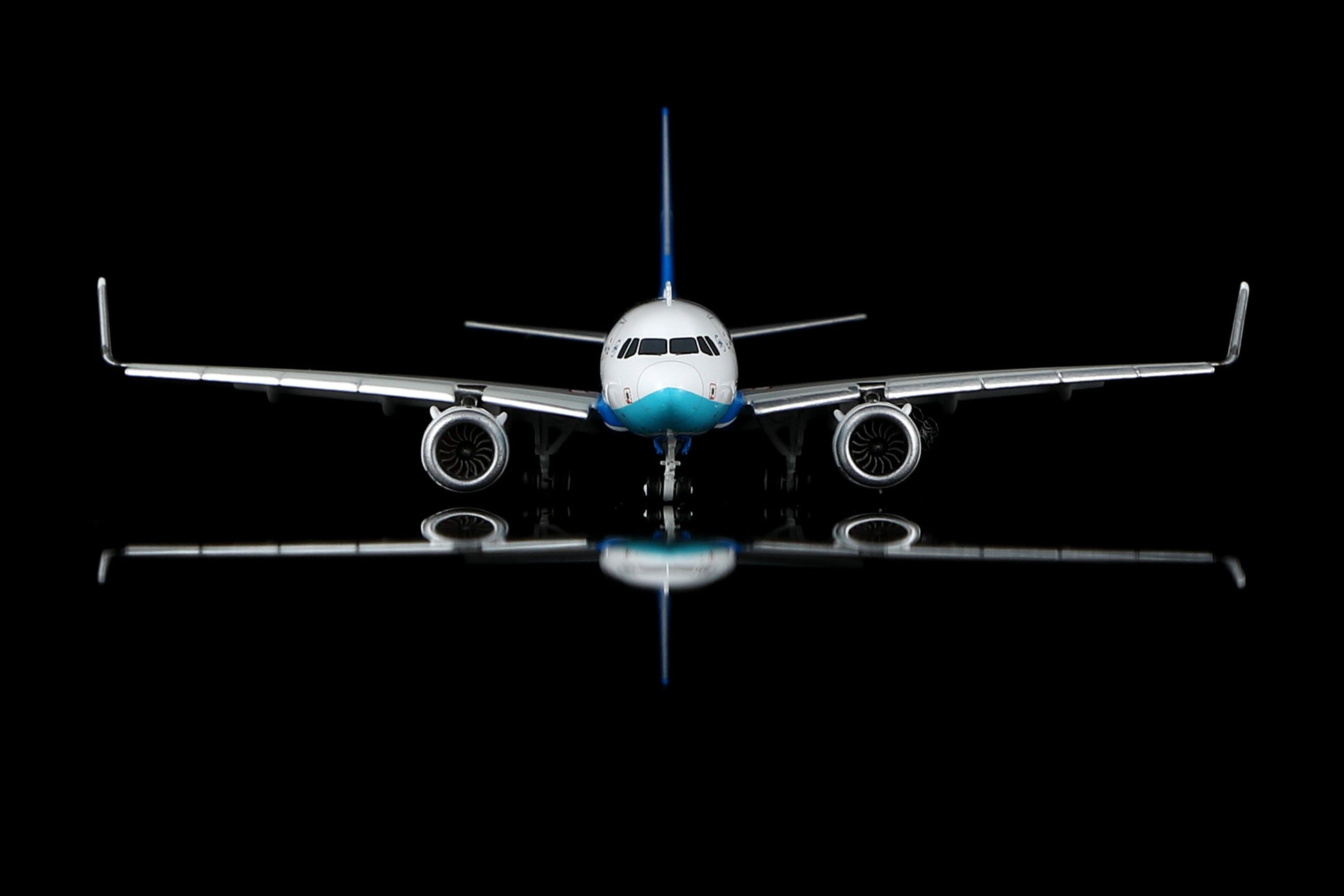 Xiamen Airlines Airbus A320neo B-32PE Flap-down image 13