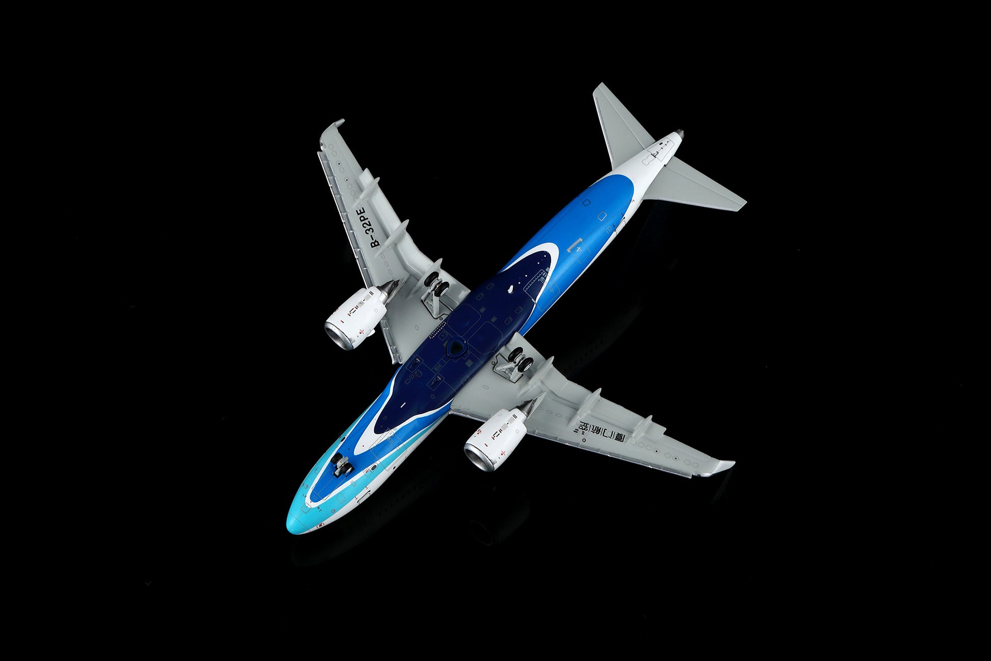 Xiamen Airlines Airbus A320neo B-32PE Flap-down image 18