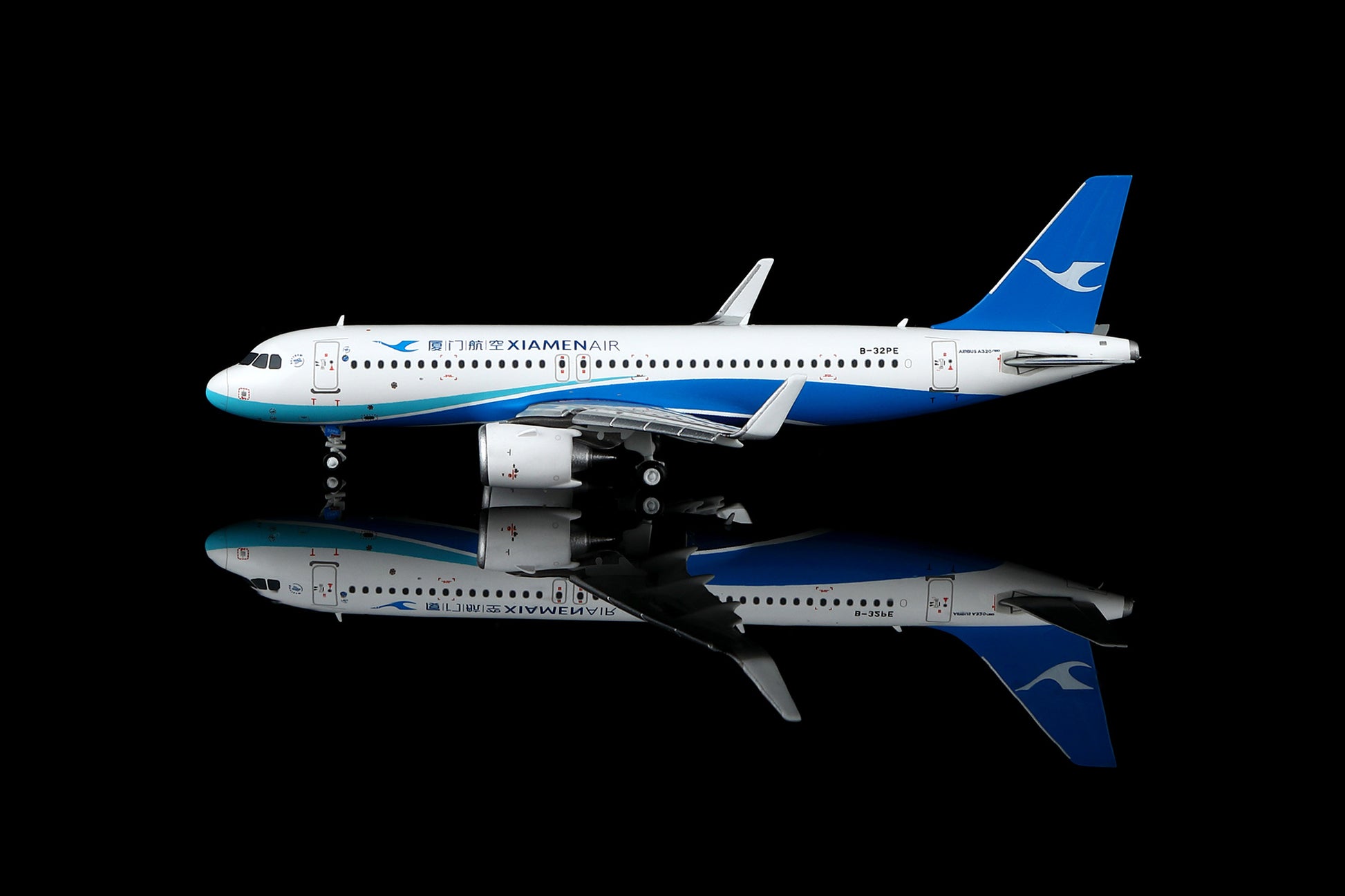 Xiamen Airlines Airbus A320neo B-32PE Flap-down image 24