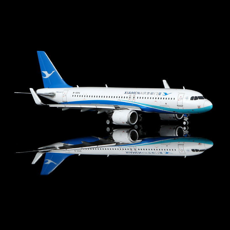 Xiamen Airlines Airbus A320neo B-32PE Flap-down image 3