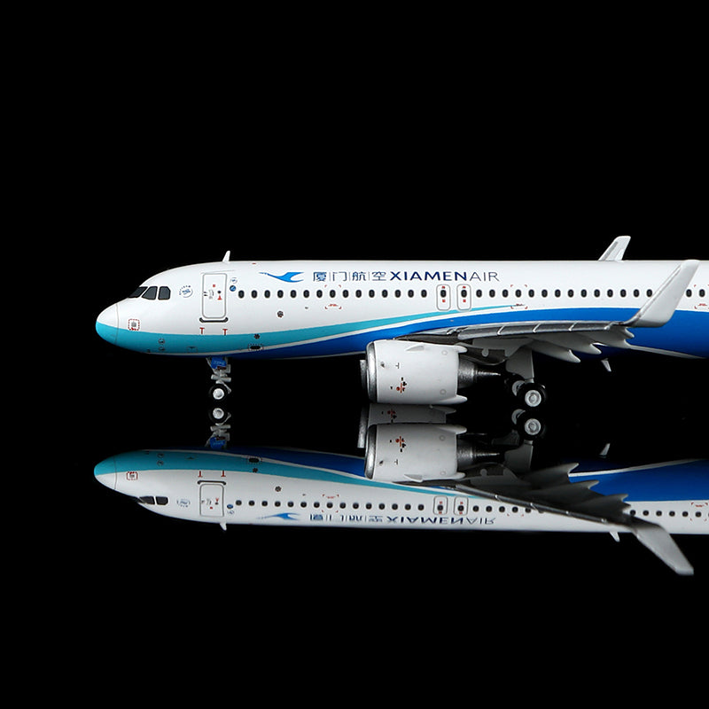 Xiamen Airlines Airbus A320neo B-32PE Flap-down image 4
