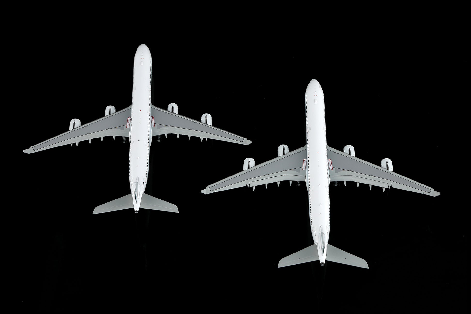 Cathay Pacific Airways A340-600 B-HQB Standard Version image 12