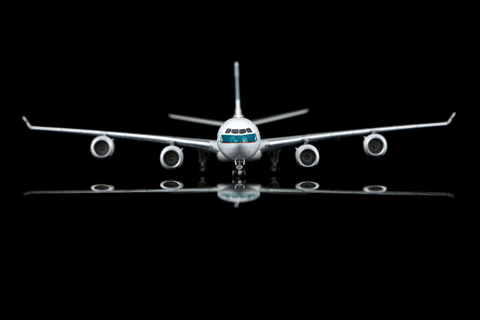 Cathay Pacific Airways A340-600 B-HQB Standard Version image 4