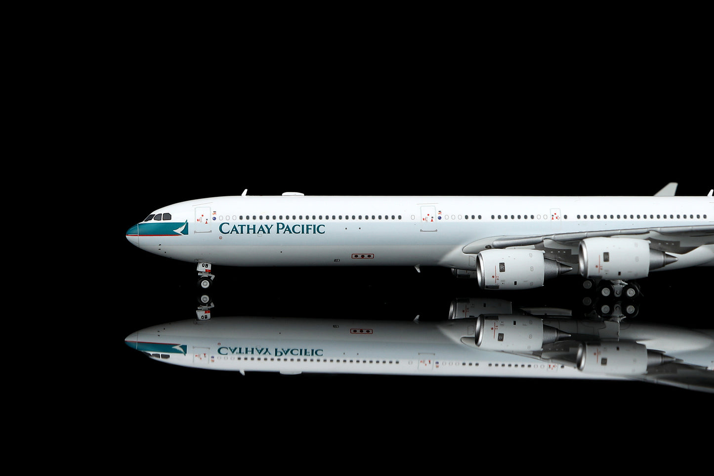 Cathay Pacific Airways A340-600 B-HQB Standard Version image 7