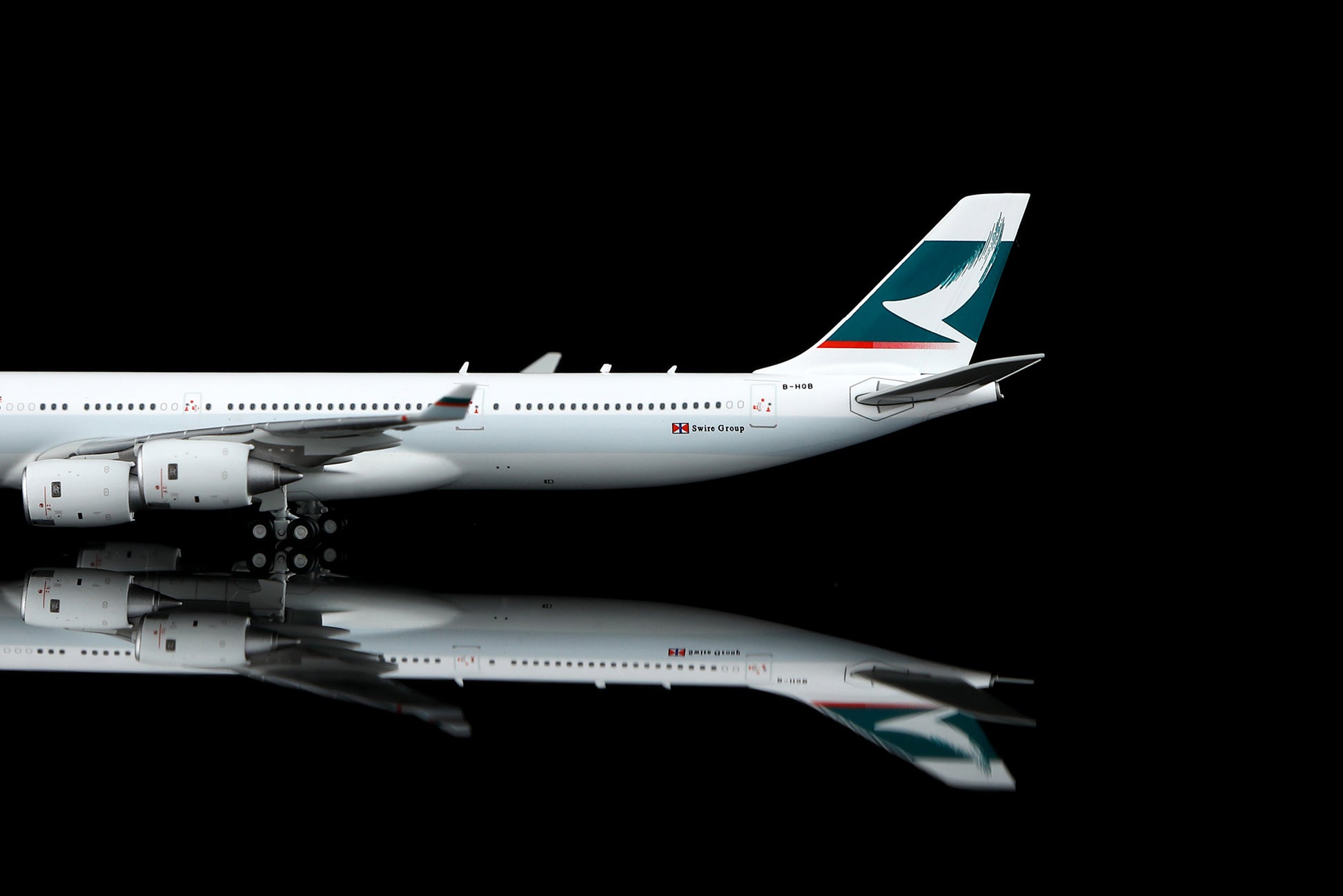 Cathay Pacific Airways A340-600 B-HQB Standard Version image 8