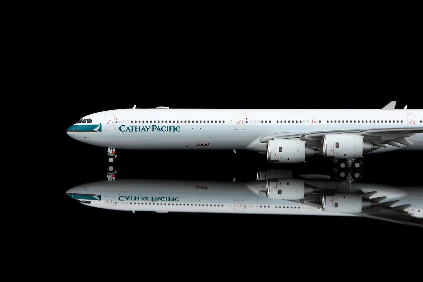 Cathay Pacific Airways A340-600 B-HQB Flap-down image 15