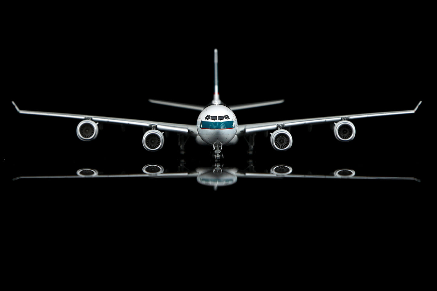 Cathay Pacific Airways A340-600 B-HQB Flap-down image 19
