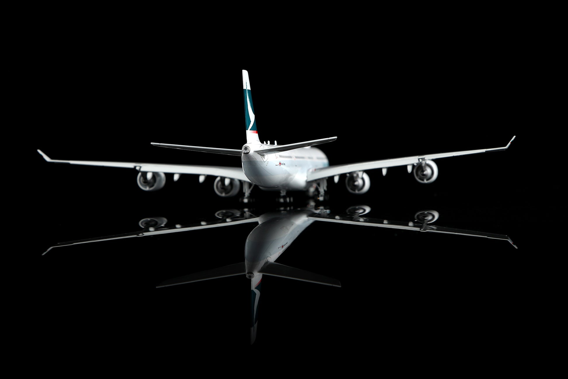 Cathay Pacific Airways A340-600 B-HQB Flap-down image 20