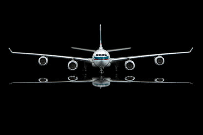 Cathay Pacific Airways A340-600 B-HQC Standard Version image 4