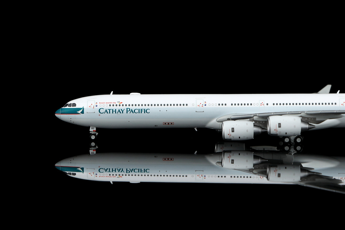 Cathay Pacific Airways A340-600 B-HQC Standard Version image 7