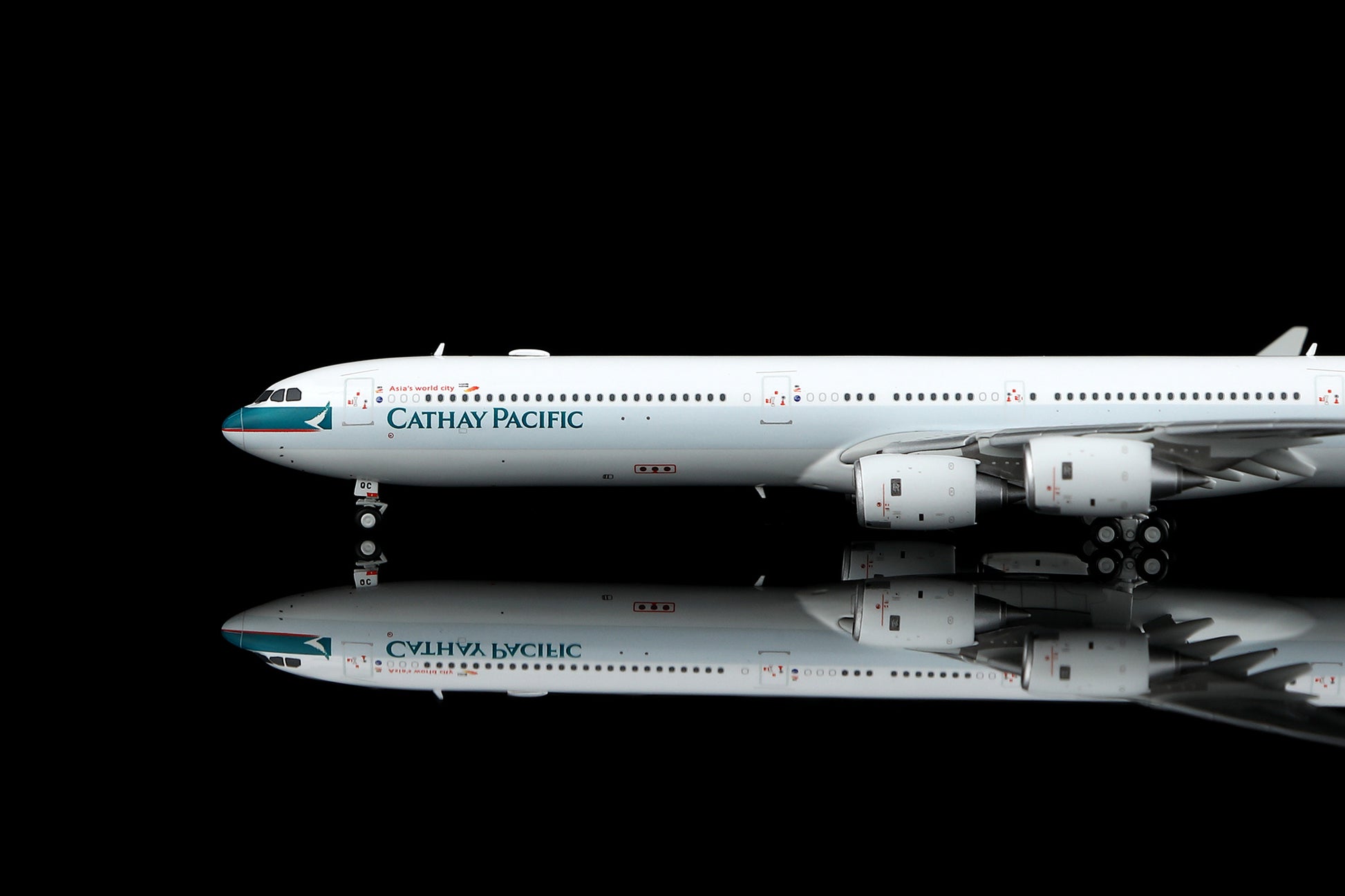 Cathay Pacific Airways A340-600 B-HQC Flap-down image 15
