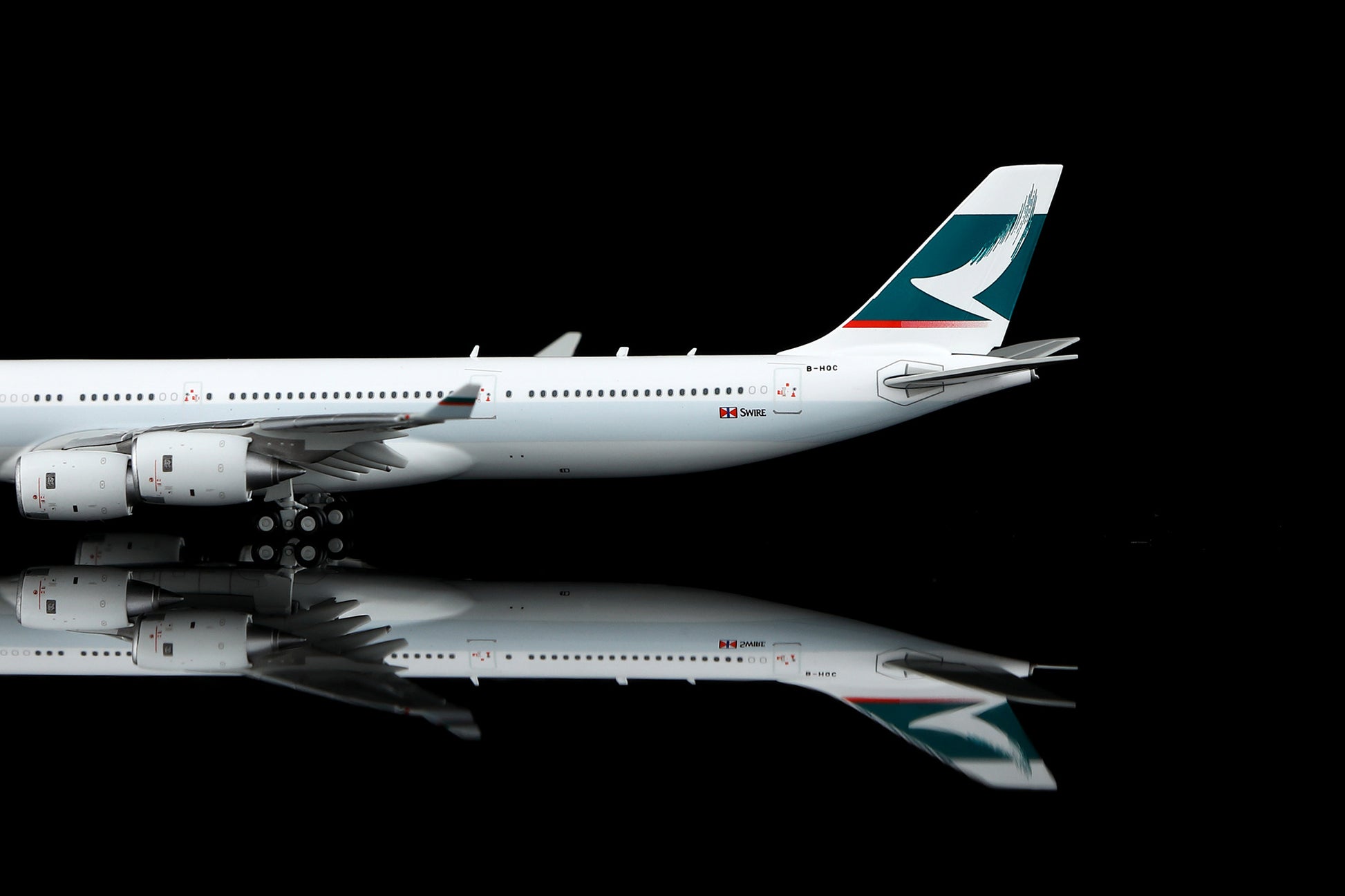 Cathay Pacific Airways A340-600 B-HQC Flap-down image 16