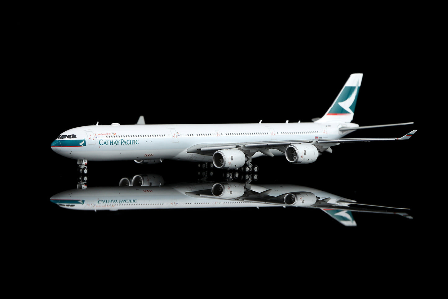 Cathay Pacific Airways A340-600 B-HQC Flap-down image 17
