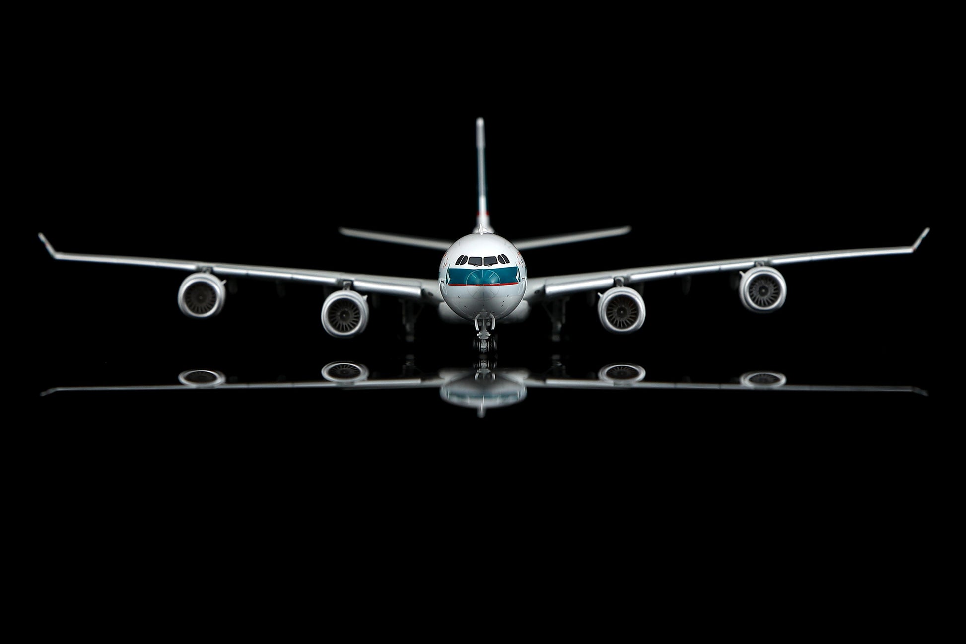 Cathay Pacific Airways A340-600 B-HQC Flap-down image 19