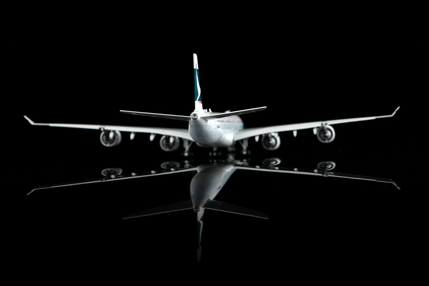 Cathay Pacific Airways A340-600 B-HQC Flap-down image 20