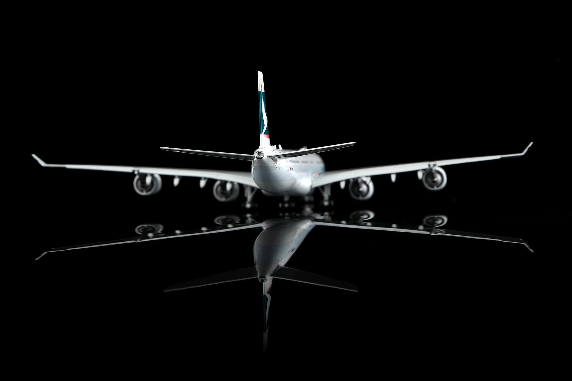 Cathay Pacific Airways A340-600 B-HQC Flap-down image 20