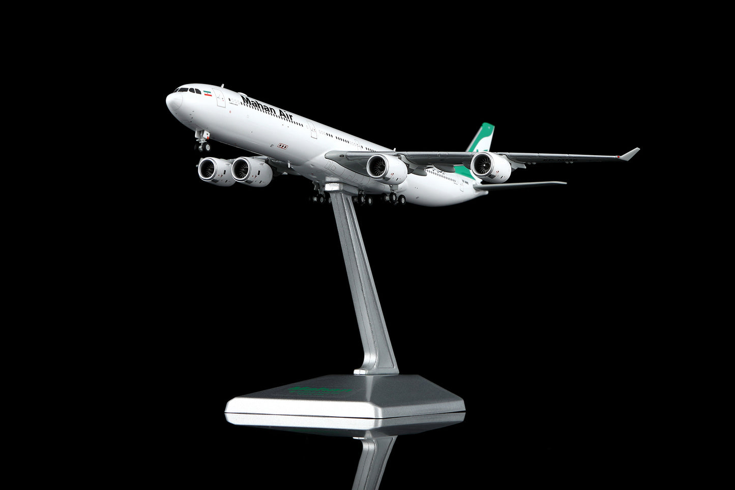 Mahan Air A340-600 EP-MME Standard Version image 2