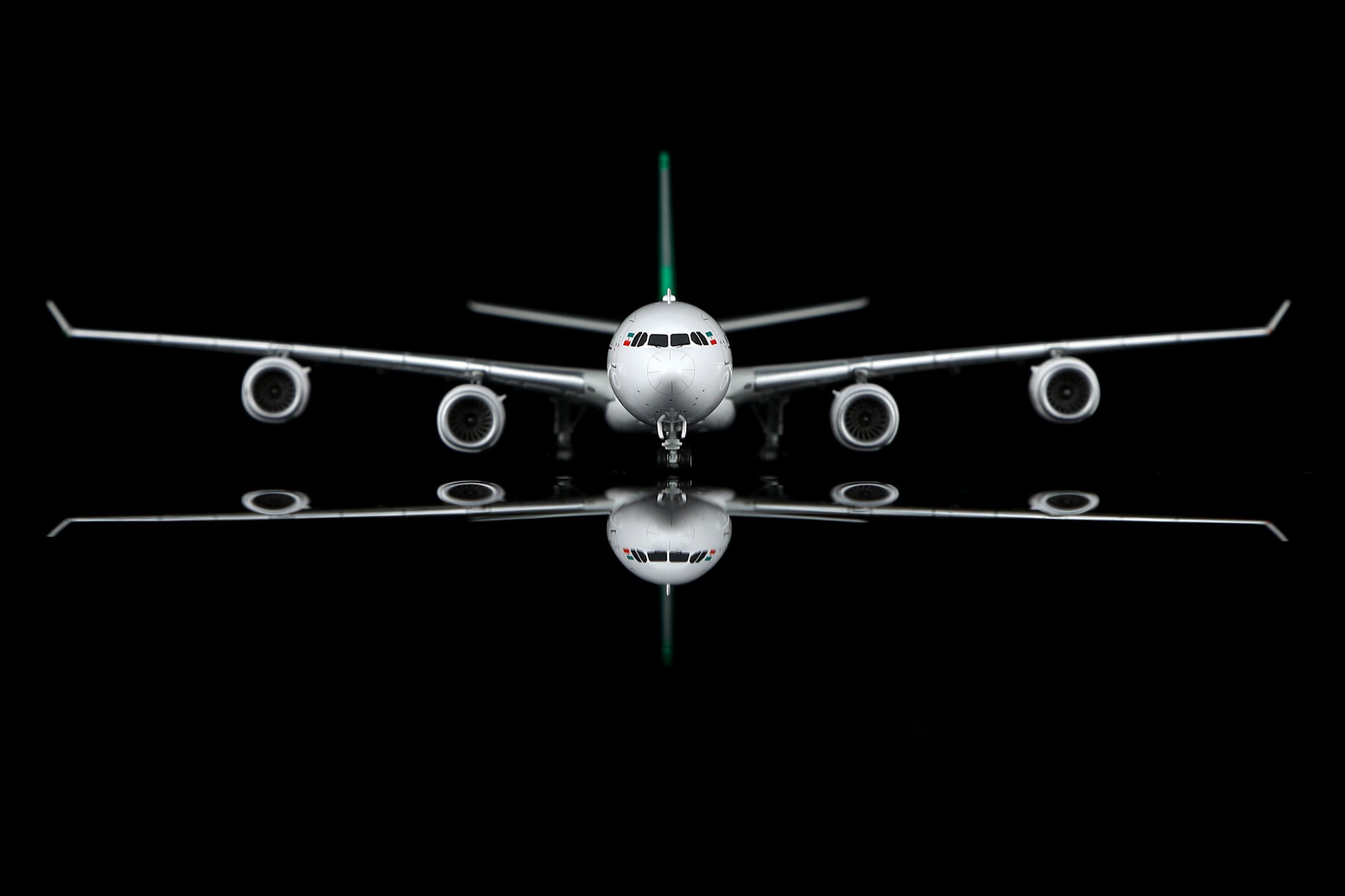 Mahan Air A340-600 EP-MME Standard Version image 8