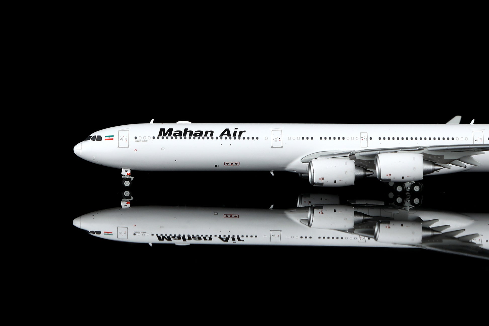 Mahan Air A340-600 EP-MME Flap-down image 18