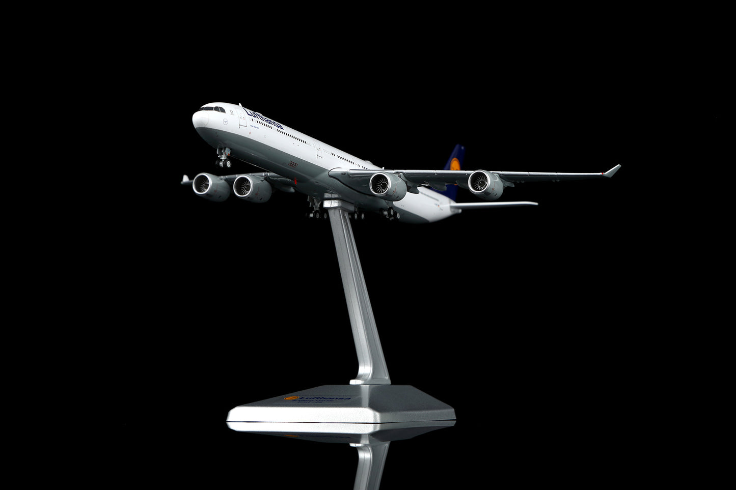 Lufthansa A340-600 Reg. D-AIHZ Standard Version image 3