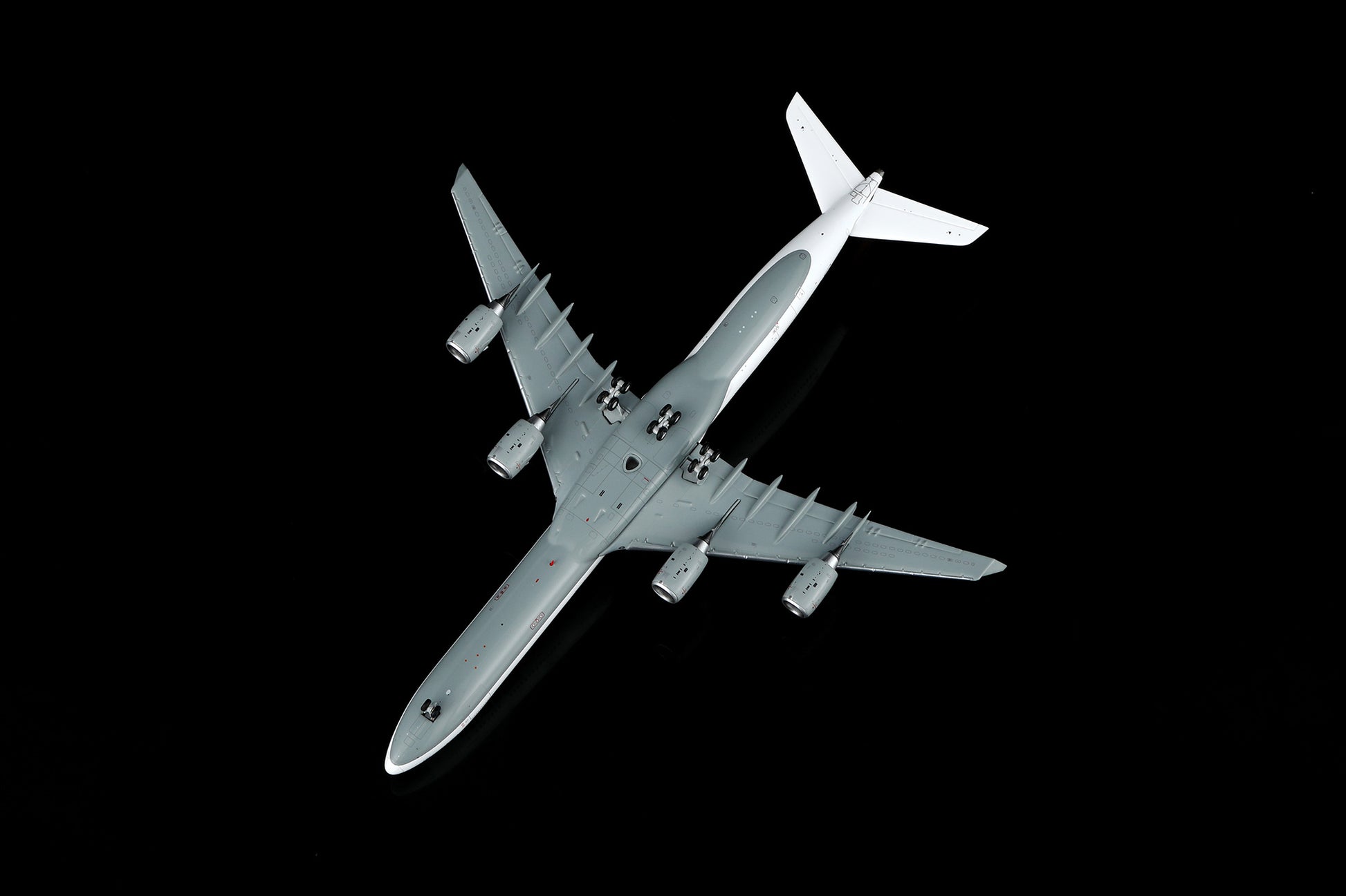 Lufthansa A340-600 Reg. D-AIHZ Standard Version image 9