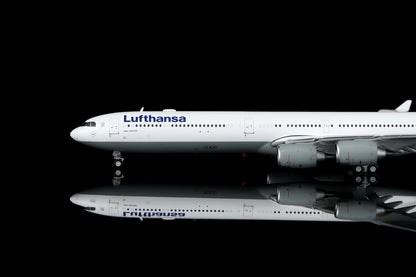 Lufthansa A340-600 Reg. D-AIHZ Flap-down image 15