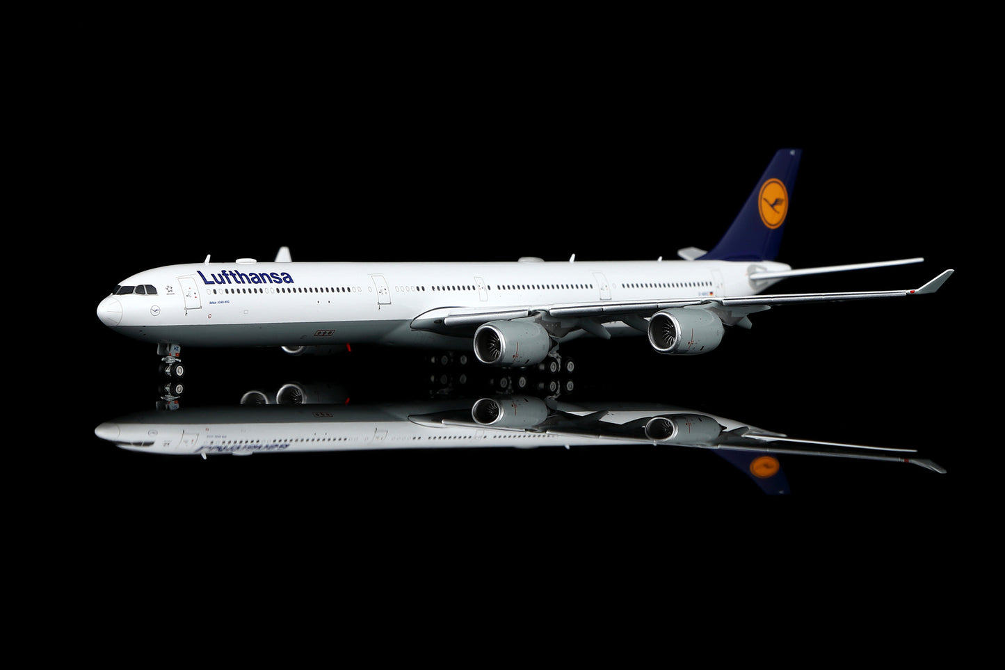 Lufthansa A340-600 Reg. D-AIHZ Flap-down image 17