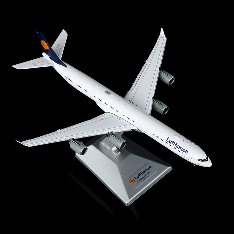 Lufthansa A340-600 Reg. D-AIHZ Flap-down image 2