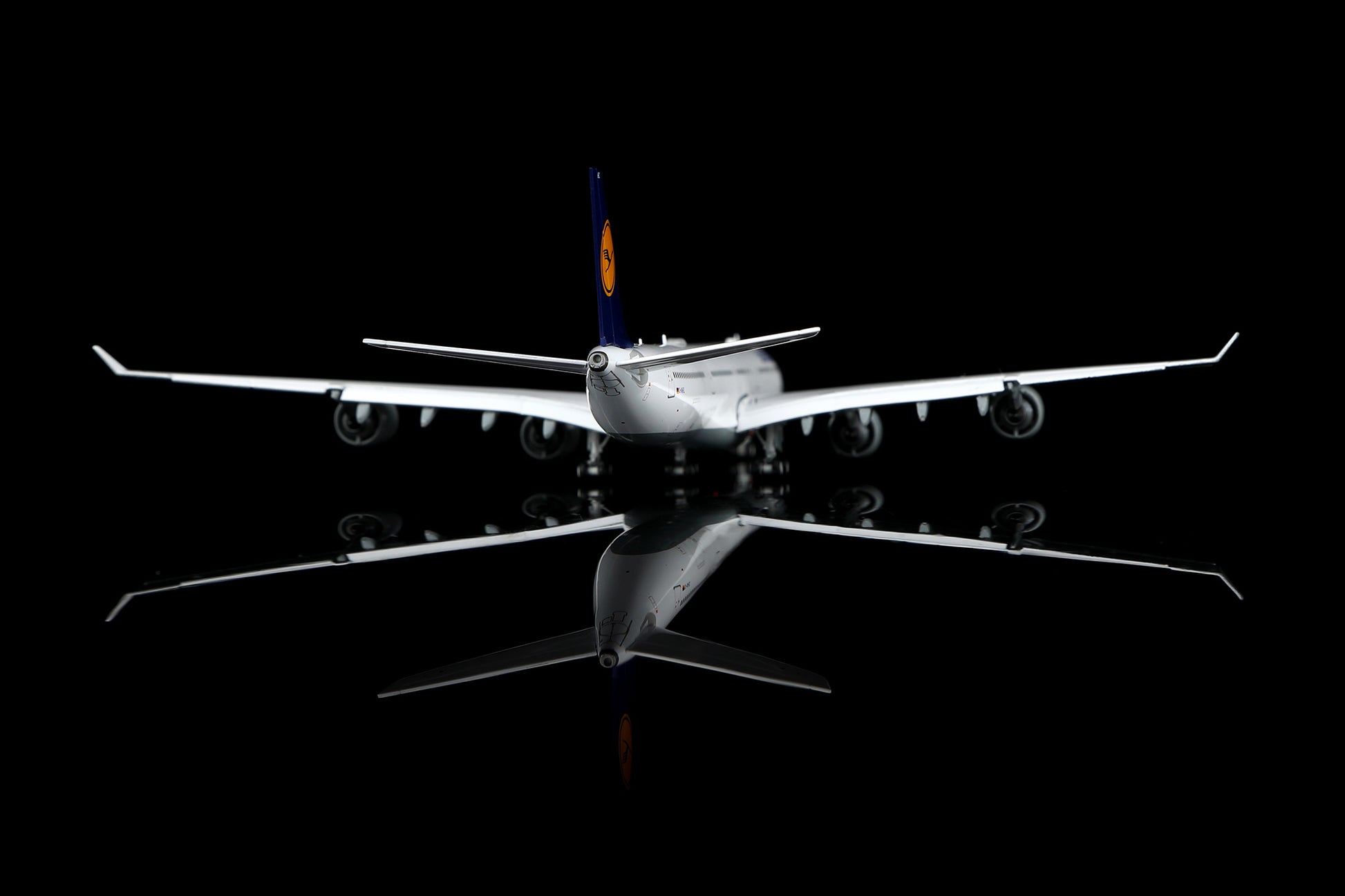 Lufthansa A340-600 Reg. D-AIHZ Flap-down image 20