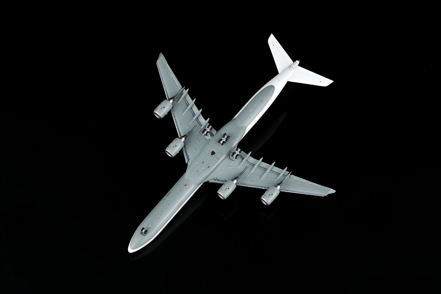 Lufthansa A340-600 Reg. D-AIHZ Flap-down image 22