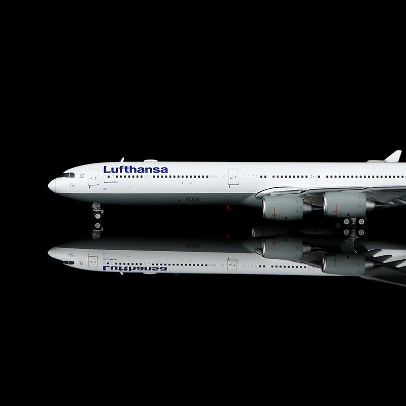 Lufthansa A340-600 Reg. D-AIHZ Flap-down image 3