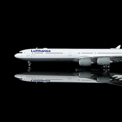 Lufthansa A340-600 Reg. D-AIHZ Flap-down image 3