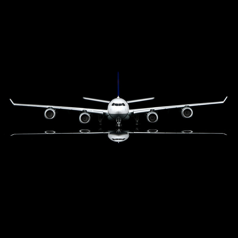 Lufthansa A340-600 Reg. D-AIHZ Flap-down image 7