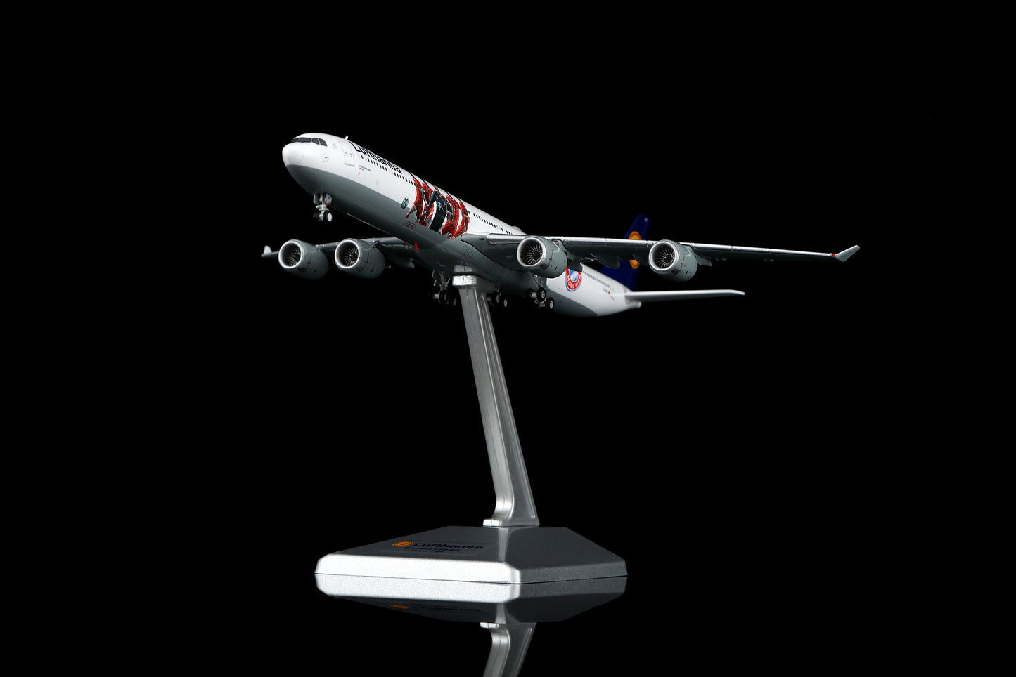 Lufthansa A340-600 Reg. D-AIHZ Bayern Munich Livery Standard Version image 3