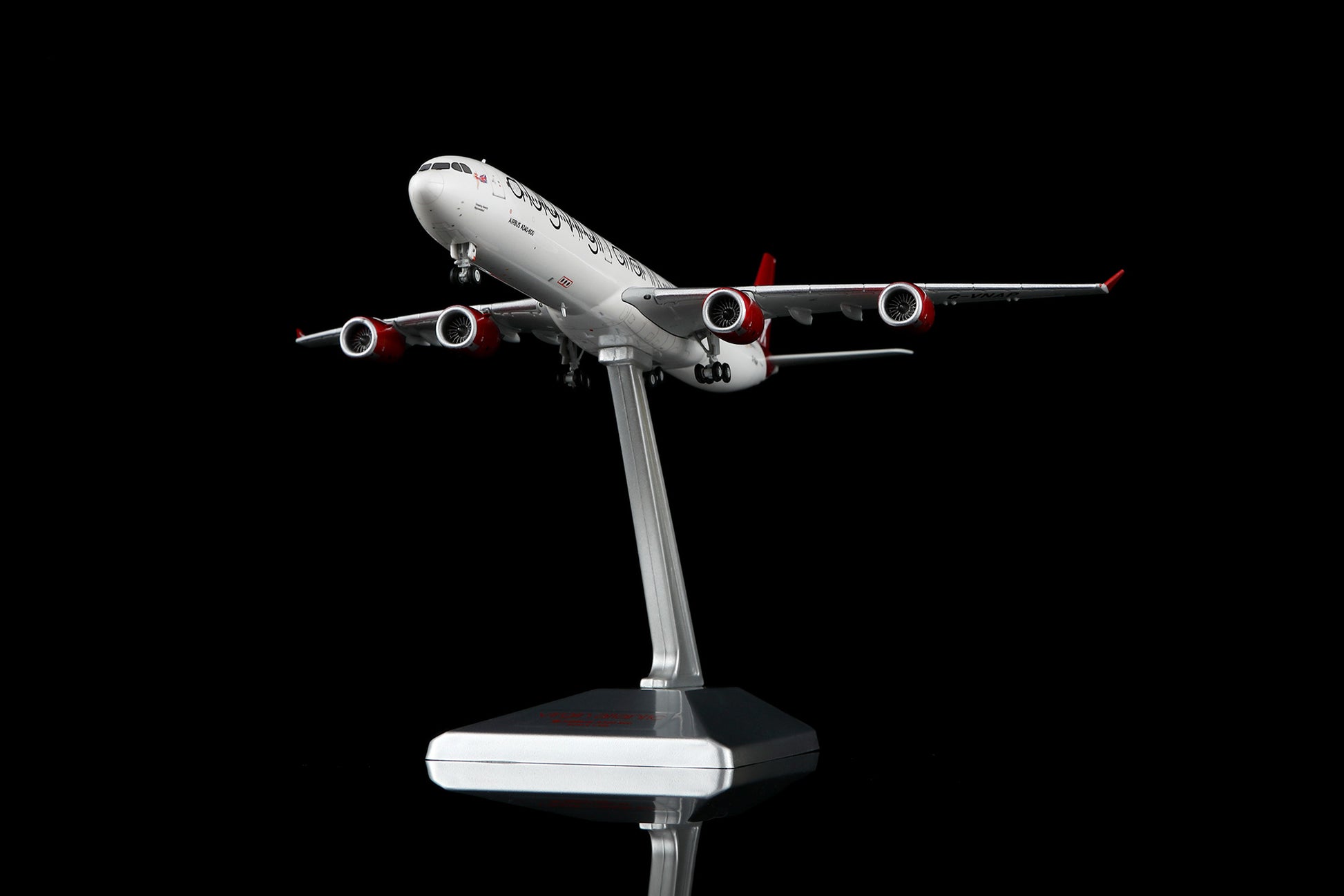 Virgin Atlantic A340-600 Reg. G-VNAP Standard Version image 3
