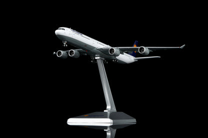 Lufthansa A340-600 Reg. D-AIHX Standard Version image 3