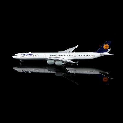 Lufthansa A340-600 Reg. D-AIHX Flap-down image 12
