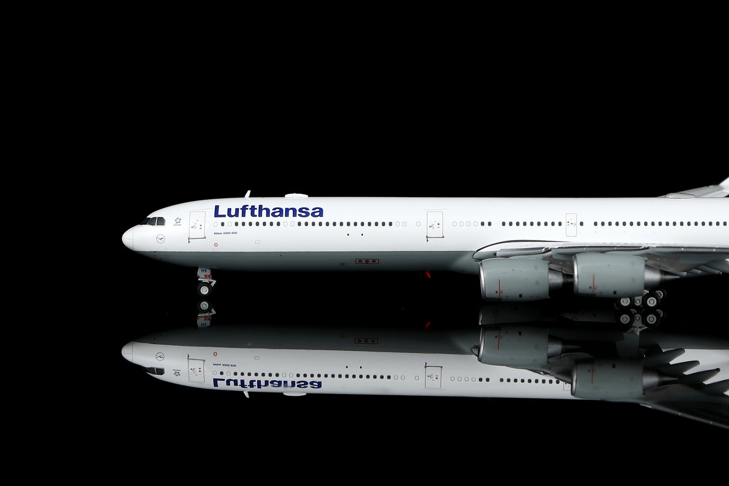 Lufthansa A340-600 Reg. D-AIHX Flap-down image 15